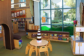 Mount Airy branch play and learn center picture 3
